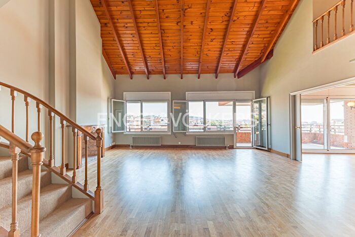 Casas en venta y pisos alquiler - 1