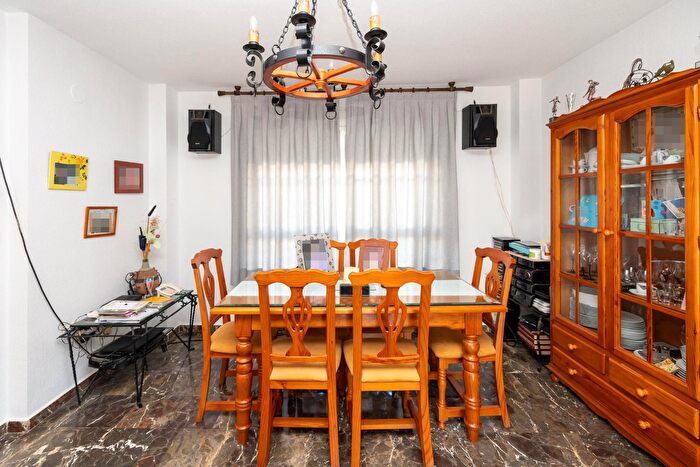 Casas en venta y pisos alquiler - 3