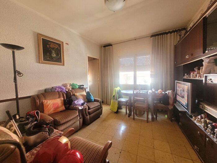 Piso en venta en Sants Montjuïc, SantsBadal de 3 habitaciones