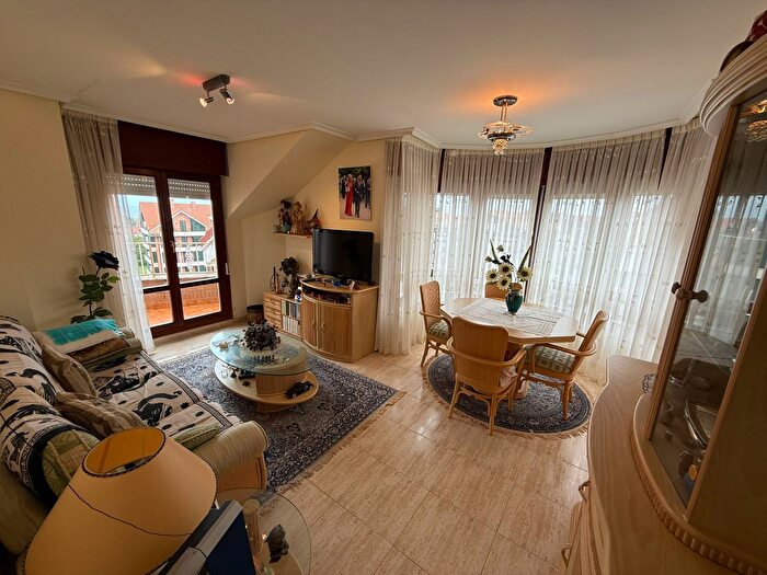 Casas en venta y pisos alquiler - 1