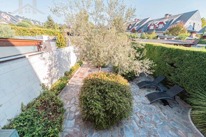 Casas en venta y pisos alquiler - 2