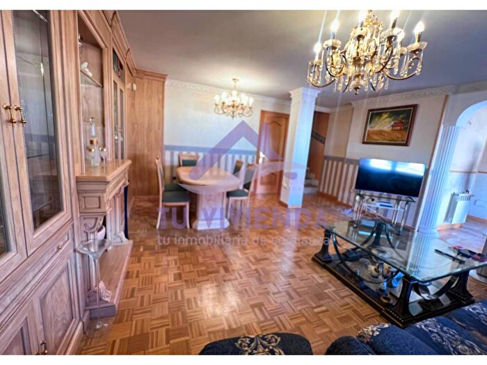 Casas en venta y pisos alquiler - 2