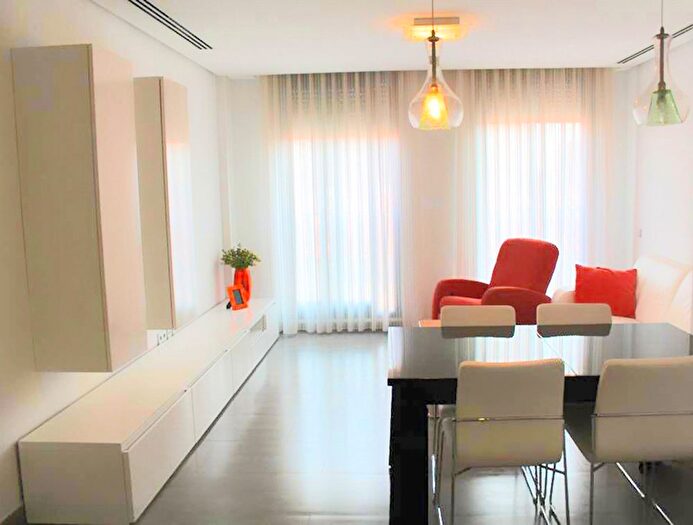 Casas en venta y pisos alquiler - 1