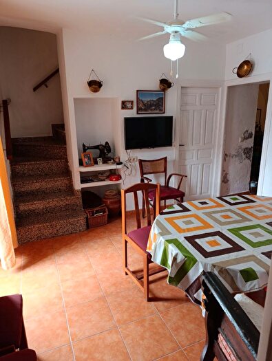 Casas en venta y pisos alquiler - 2