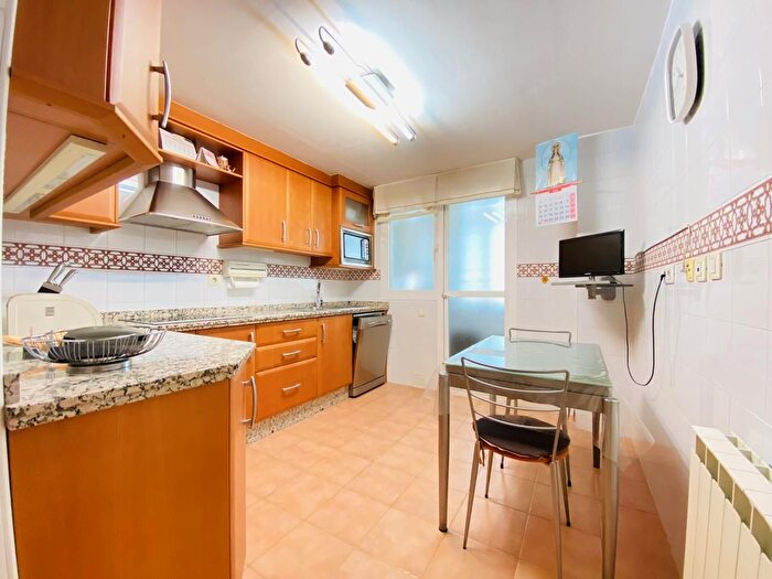 Casas en venta y pisos alquiler - 3