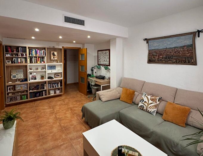 Casas en venta y pisos alquiler - 1