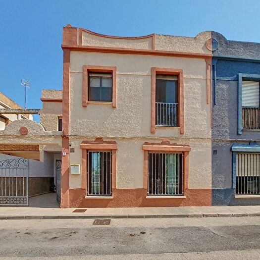 Casas en venta y pisos alquiler - 1