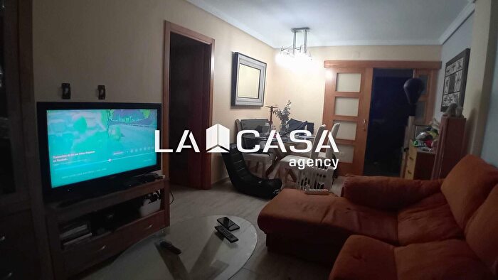 Casas en venta y pisos alquiler - 3