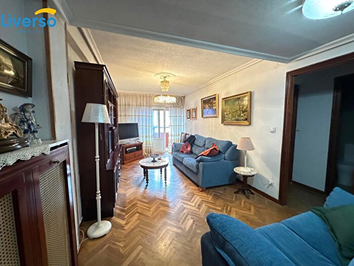 Casas en venta y pisos alquiler - 1