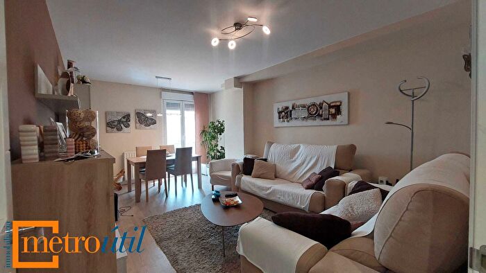 Casas en venta y pisos alquiler - 1