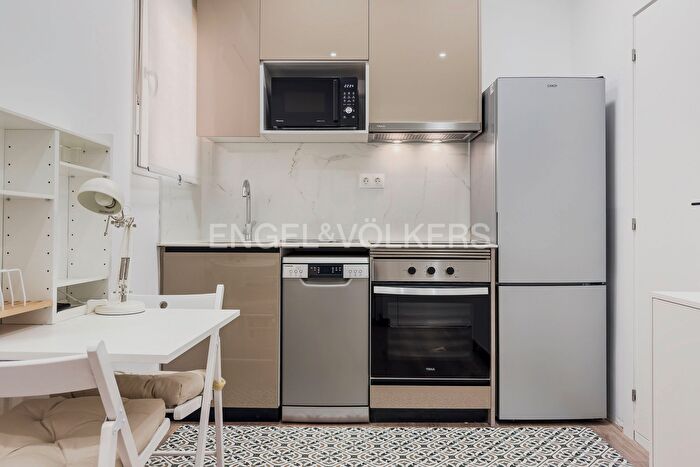 Casas en venta y pisos alquiler - 3