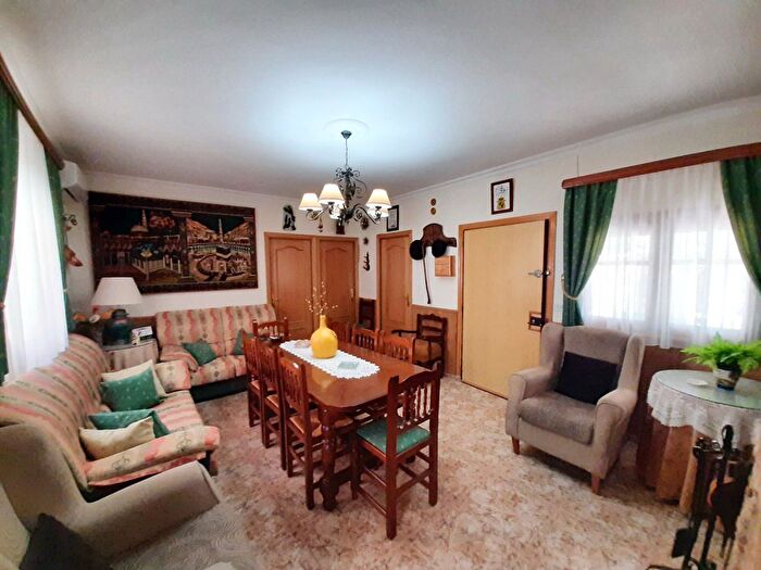 Casas en venta y pisos alquiler - 1