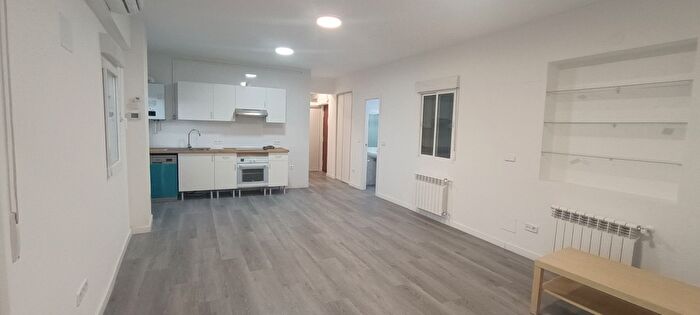 Casas en venta y pisos alquiler - 1