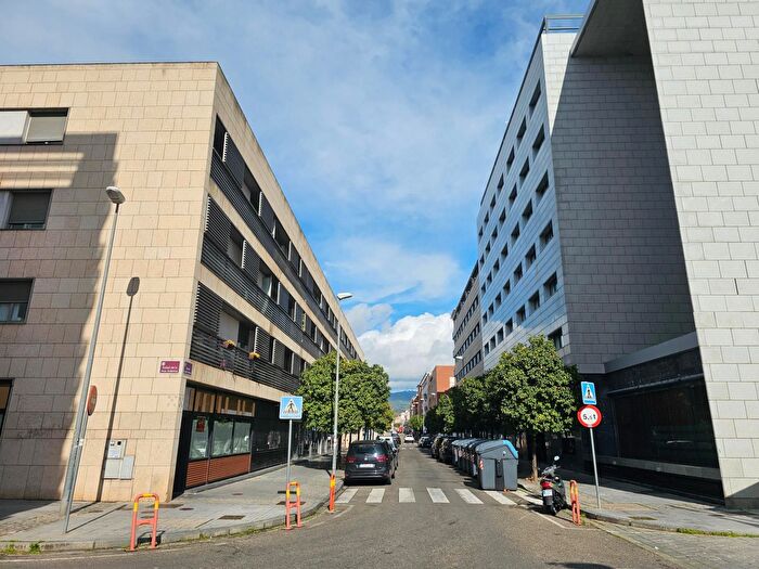 Casas en venta y pisos alquiler - 1