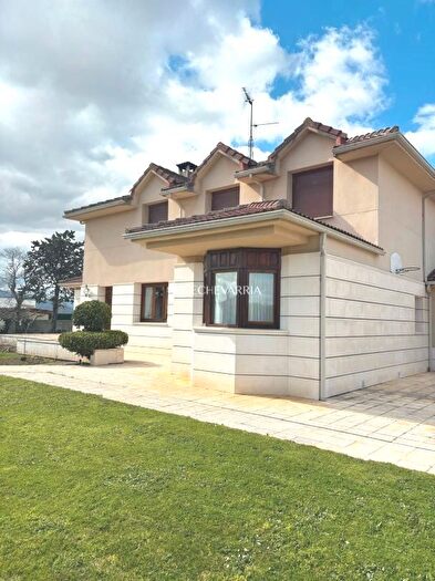 Casa en venta en Medina de Pomar, Burgos de 6 habitaciones