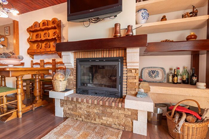 Casas en venta y pisos alquiler - 3