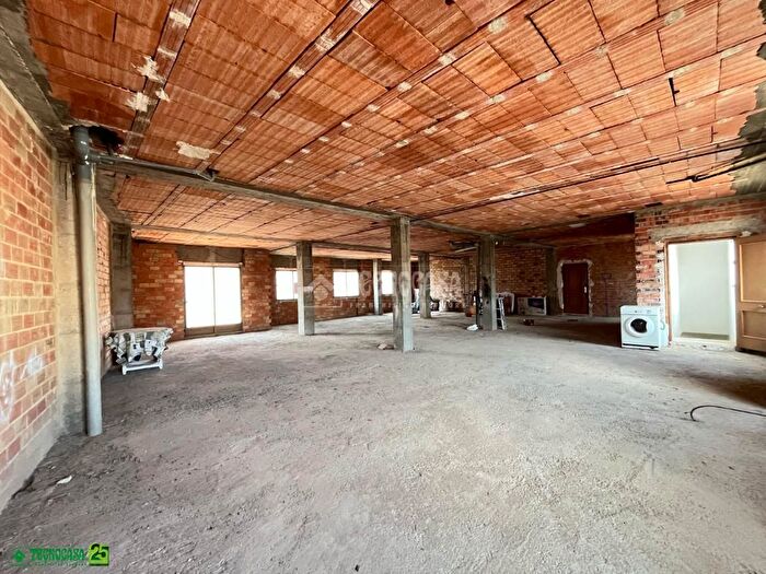 Casas en venta y pisos alquiler - 3