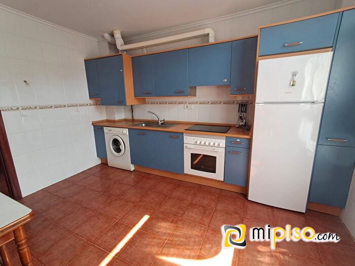 Casas en venta y pisos alquiler - 3