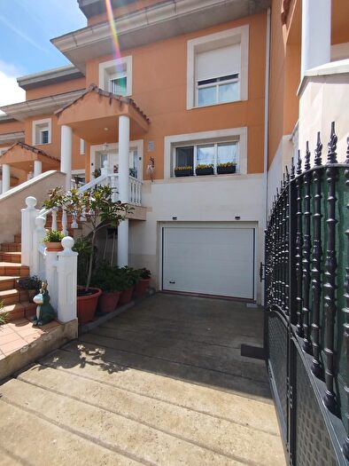 Casa en venta en Sariegos, León de 3 habitaciones
