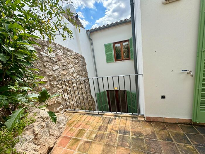 Casas en venta y pisos alquiler - 1