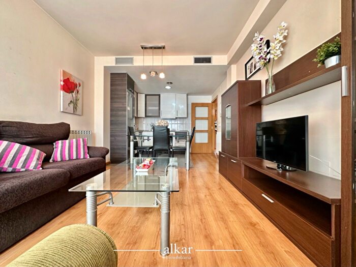 Casas en venta y pisos alquiler - 2