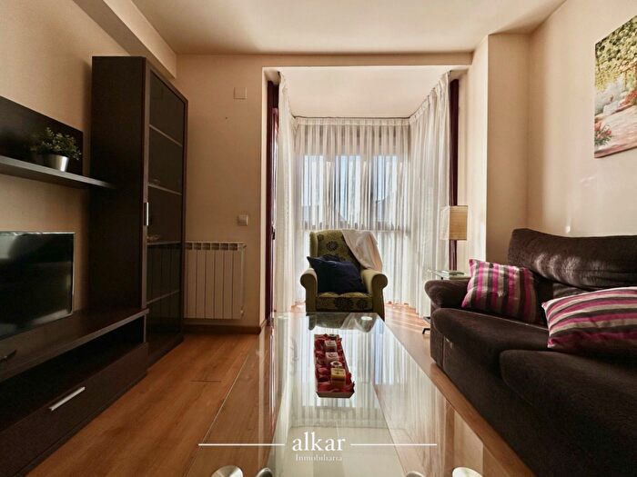 Casas en venta y pisos alquiler - 1