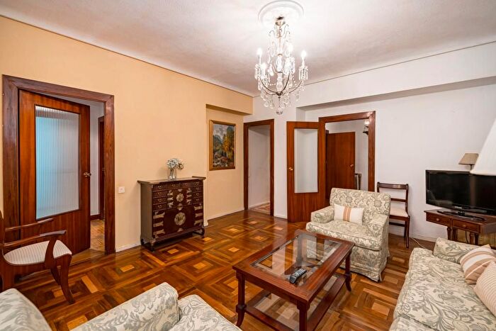 Casas en venta y pisos alquiler - 1