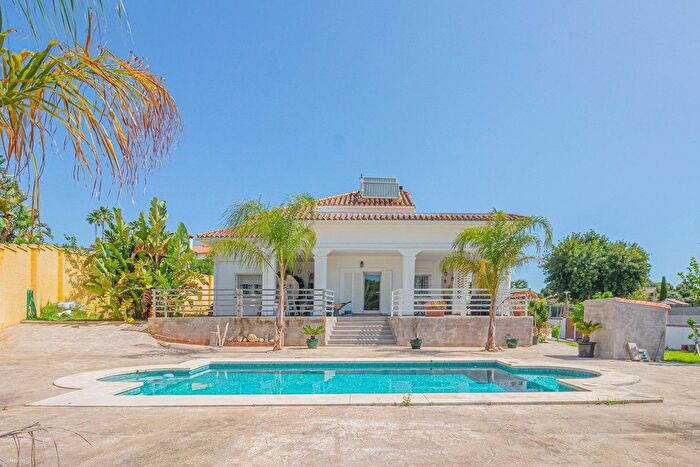 Casa en venta en San Enrique Guadiaro Pueblo Nuevo, Sotogrande de 3 habitaciones
