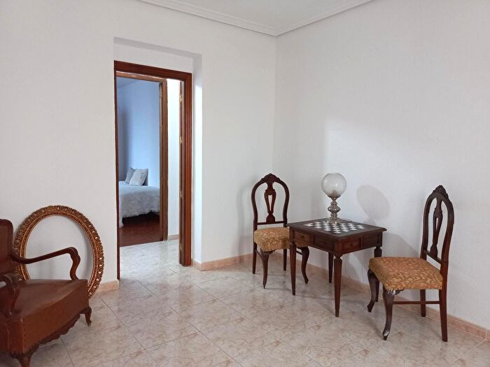 Casas en venta y pisos alquiler - 3