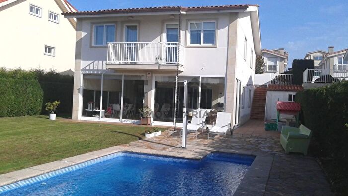 Casa en venta en San Francisco, Ourense Capital de 4 habitaciones