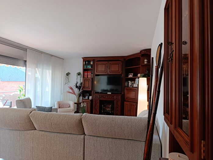 Casas en venta y pisos alquiler - 3