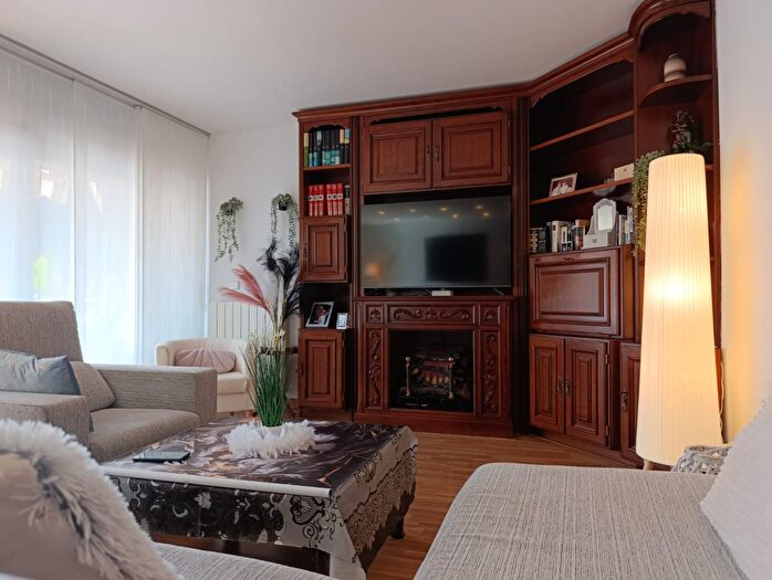 Casas en venta y pisos alquiler - 2