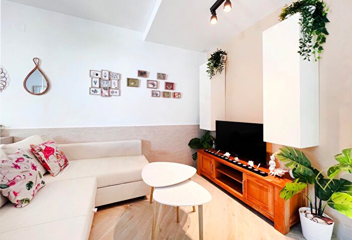 Casas en venta y pisos alquiler - 2