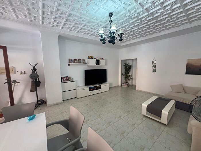 Casas en venta y pisos alquiler - 2