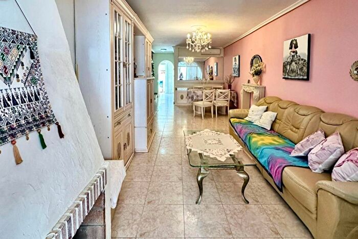Casas en venta y pisos alquiler - 3