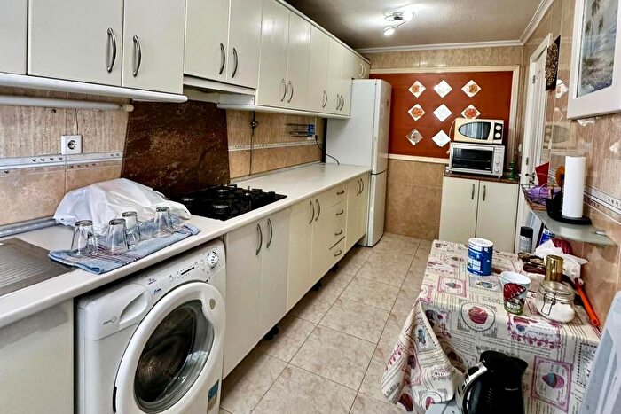 Casas en venta y pisos alquiler - 2