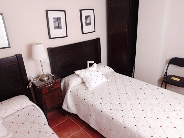 Casas en venta y pisos alquiler - 3
