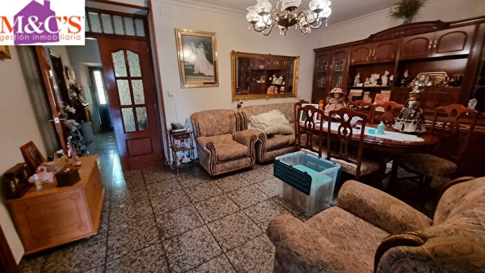 Casas en venta y pisos alquiler - 3