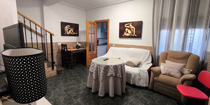 Casas en venta y pisos alquiler - 1
