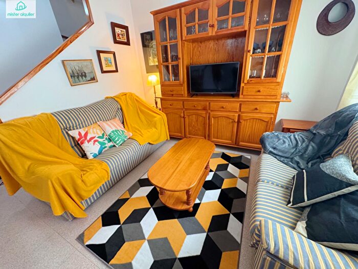 Casa en alquiler en Pueblo Español Coveta Fumá, El Campello de 3 habitaciones