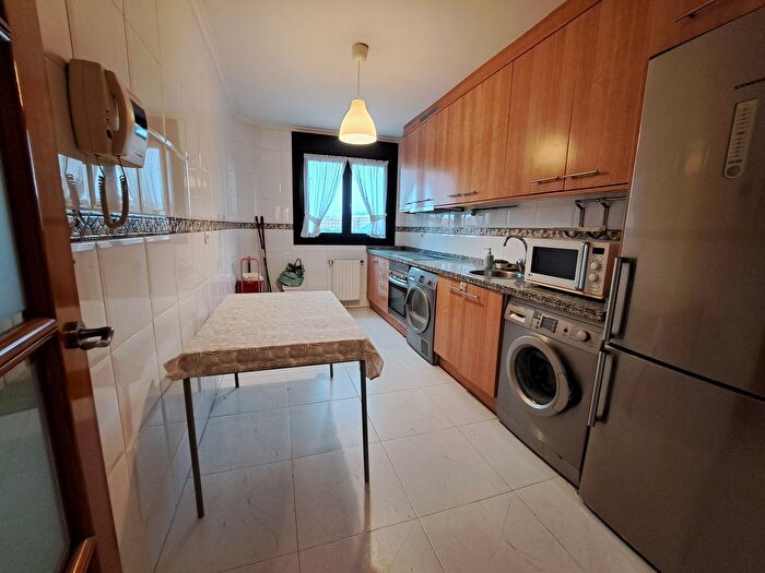 Casas en venta y pisos alquiler - 1