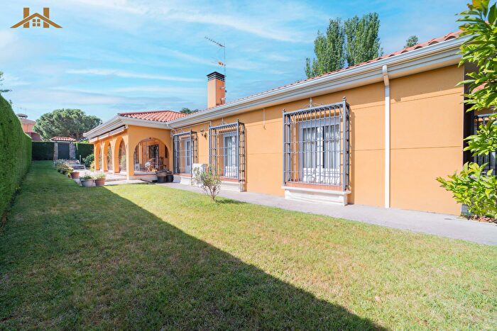 Casas en venta y pisos alquiler - 1