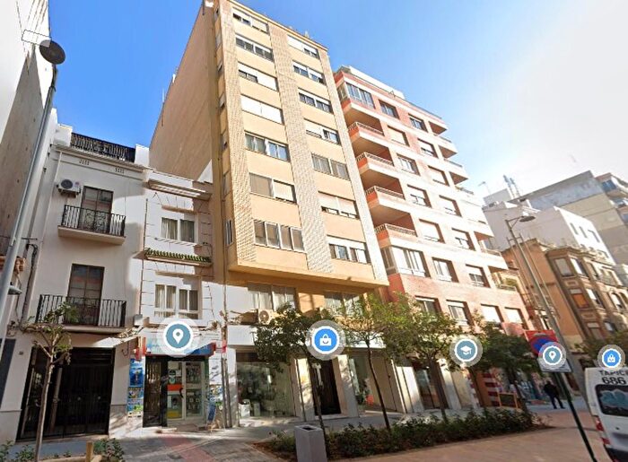 Casas en venta y pisos alquiler - 1