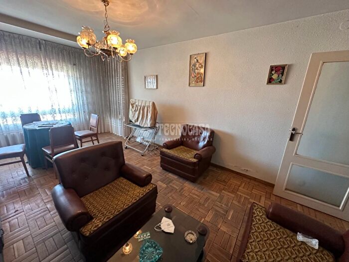Casas en venta y pisos alquiler - 2