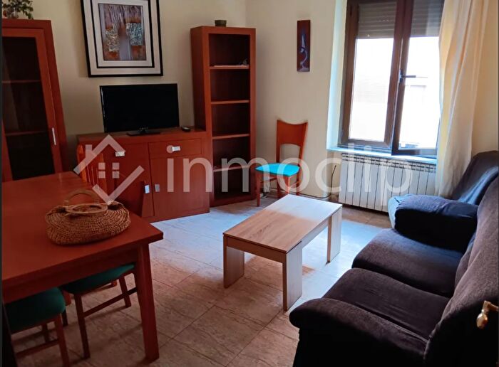 Casas en venta y pisos alquiler - 1