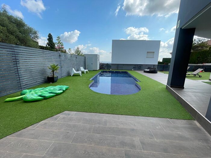 Casa en alquiler en Centro, Chiva de 7 habitaciones