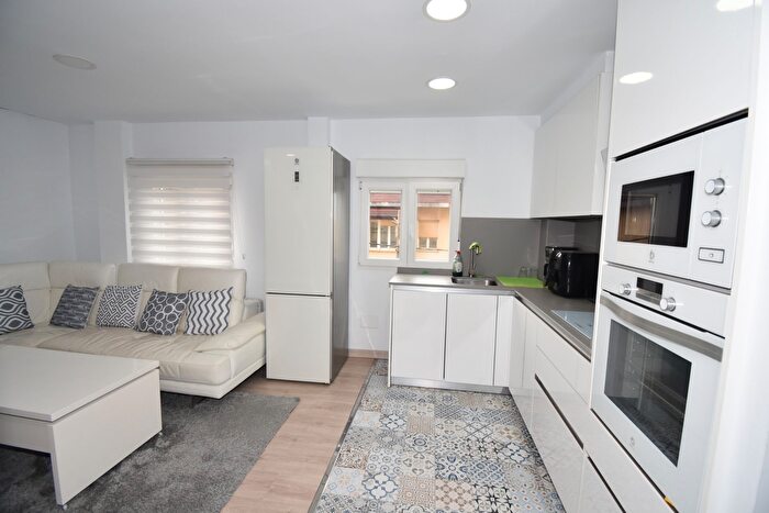 Casas en venta y pisos alquiler - 1