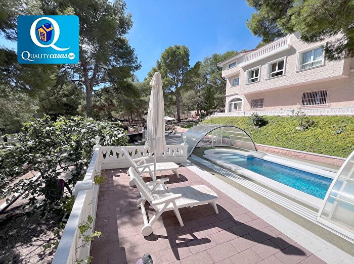 Casa en venta en Tibi, Alicante de 6 habitaciones