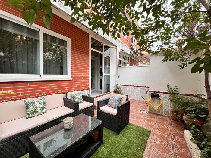 Casas en venta y pisos alquiler - 1