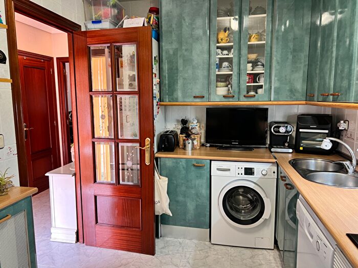Casas en venta y pisos alquiler - 2